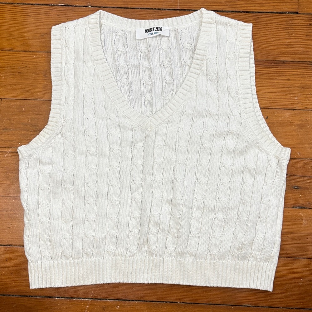 Double Zero Ivory Cable-Knit V-Neck Sweater Vest